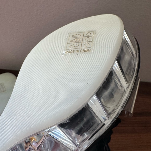 Clear Platform Black Butterfly Wedge Sandals - Size 8.5/9 - Picture 10 of 16